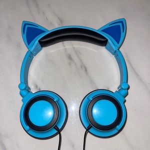 Blue light up headphones